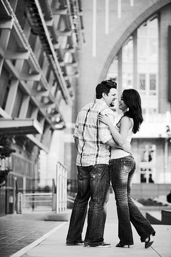 romantic and cute engagement portraits near victory park in downtown dallas by dallas wedding photographer Allison Davis Photography