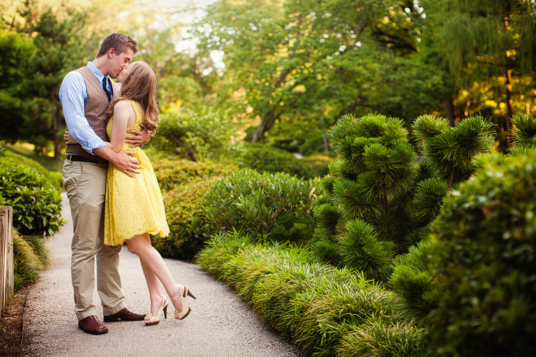 fort worth japanese gardens engagement portraits by Allison Davis