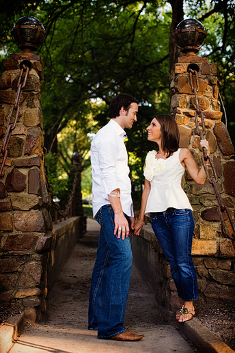 nature engagement portraits at Turtle Creek Park in Highland park