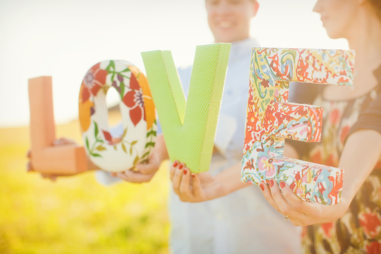 North Texas engagement portraits with props by Allison Davis Photography