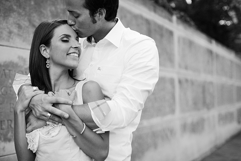 sweet engagement portraits in downtown Dallas near the Dallas museum of art