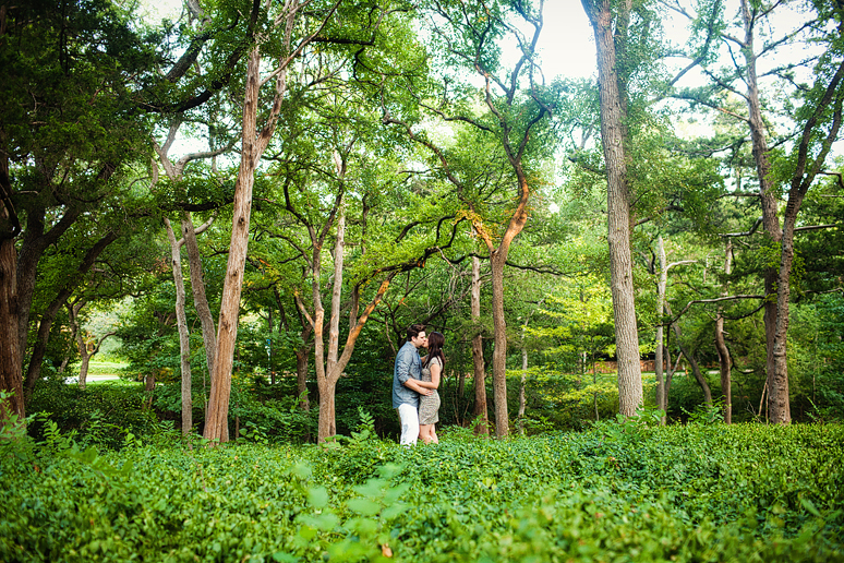 romantic landscape engagement portraits at turtle creek park in highland park by plano wedding photographer Allison Davis Photography