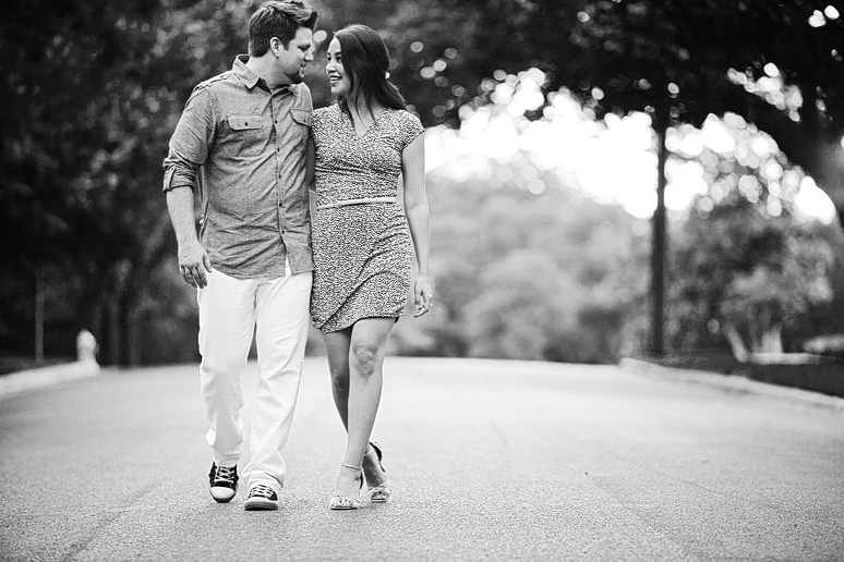 classic portraits at turtle creek park in highland park by frisco wedding photographer Allison Davis Photography