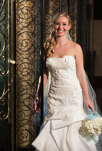 bridal portraits at the Fort Worth Club in the mirror hallway