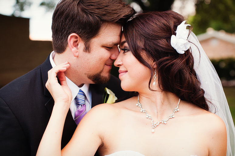 Canyon creek country club wedding photographs of bride and groom by Allison Davis Photography