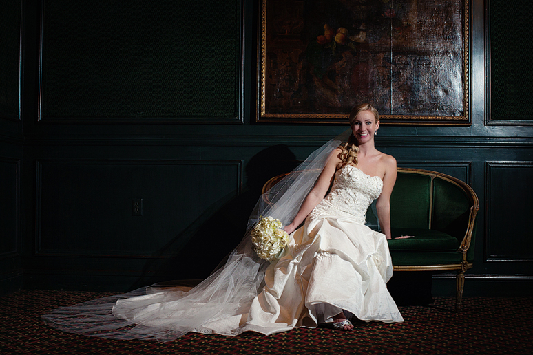 classic bridal portraits at the Fort Worth Club