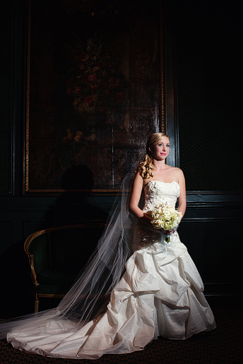 elegant bridal portraits at the Fort Worth Club