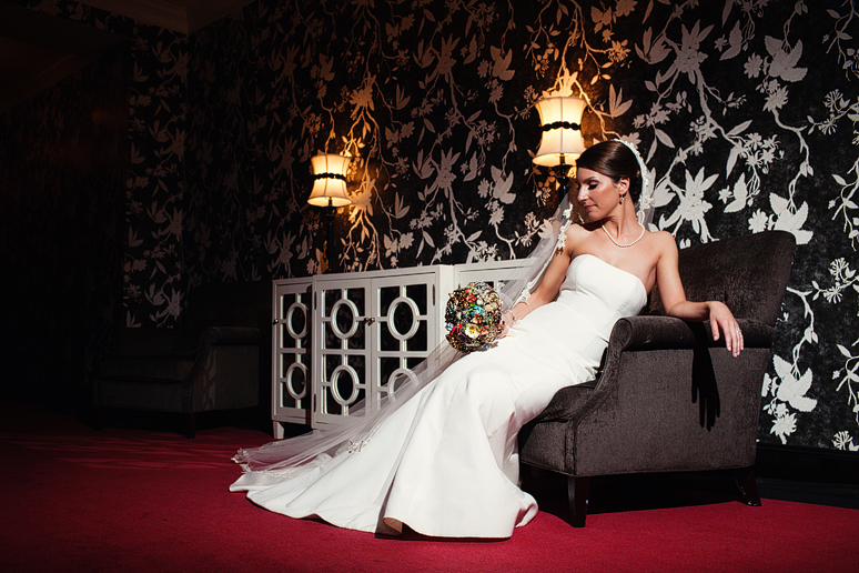 modern and elegant bridal portraits at the Stoneleigh Hotel by North Texas wedding photographer Allison Davis Photography