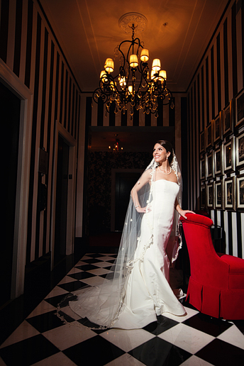 Stoneleigh Hotel bridal portraits by Allison Davis Photography