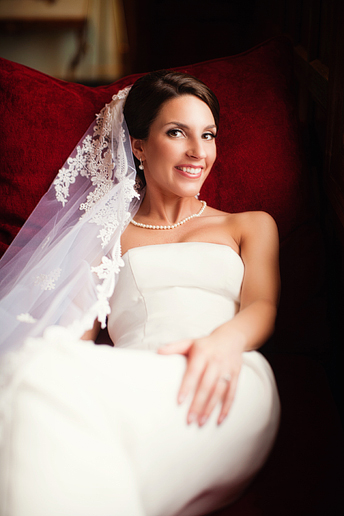 bridal portraits photographed at the Penthouse Suite at the Stoneleigh Hotel in downtown Dallas by North Texas wedding photographer Allison Davis Photography