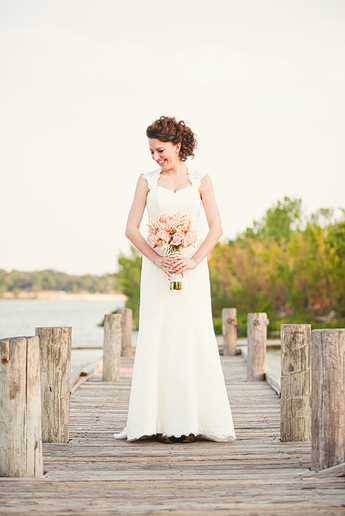 Allison Davis Photography bridal portraits on a boat dock at white rock lake