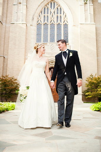 highland park united methodist wedding portraits of the Bride and groom by Allison Davis Photography