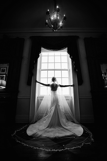 beautiful black and white photographs of bridal portraits photographed at the Penthouse Suite at the Stoneleigh Hotel in downtown Dallas by North Texas wedding photographer Allison Davis Photography
