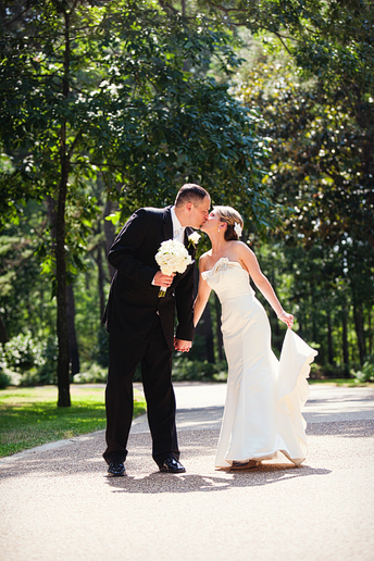 wedding portraits of the Bride and groom by dallas photographer Allison Davis Photography