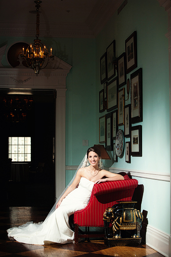 elegant bridal portraits photographed at the Penthouse Suite at the Stoneleigh Hotel in downtown Dallas by North Texas wedding photographer Allison Davis Photography