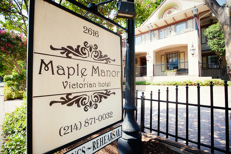 wedding day details of the Maple Manor Hotel in downtown dallas