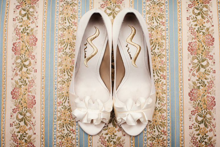 wedding detail photographs of shoes by Allison Davis Photography