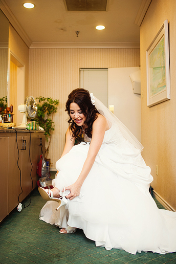 bride getting married at canyon creek country club