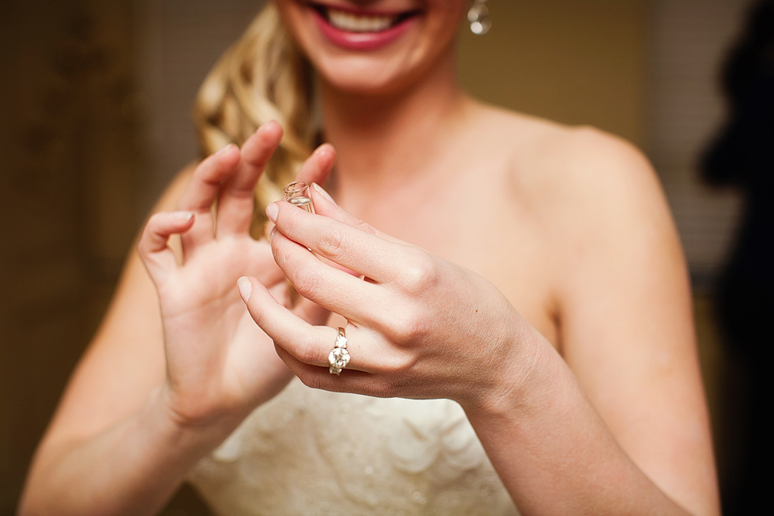 bride getting ready for a wedding at University Christian Church