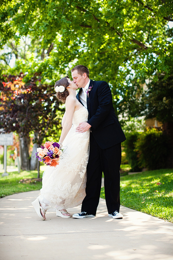 romantic and beautiful bride and groom portraits by Allison Davis Photography at the Sanford House in Arlington Texas