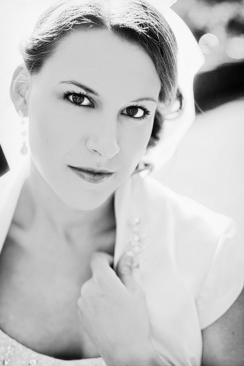 stunning bridal portrait close up at the Aldredge House Garden by Dallas wedding photographer Allison Davis Photography