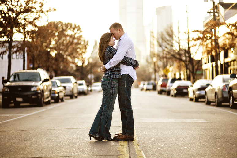engagement portraits in Deep Ellum by Dallas wedding photographer Allison Davis Photography