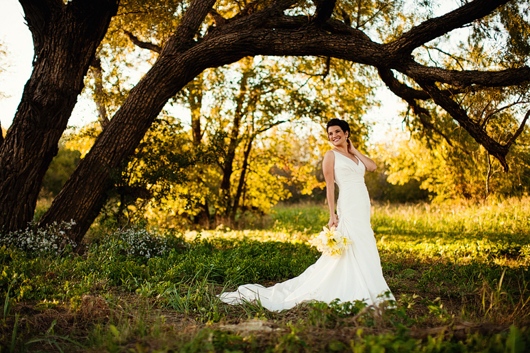 natural and beautiful bridal portraits under a large tree by Allison Davis Photography