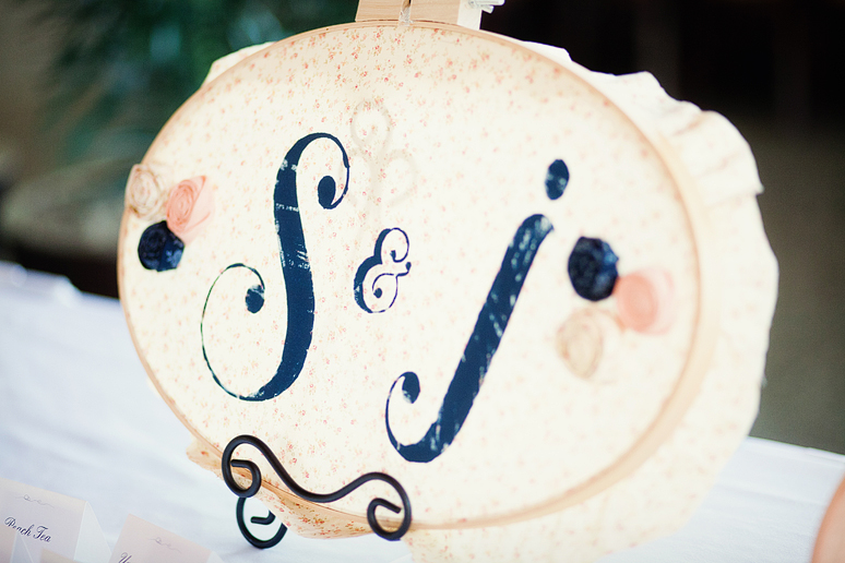 wedding day details of the rustic-inspired table decor