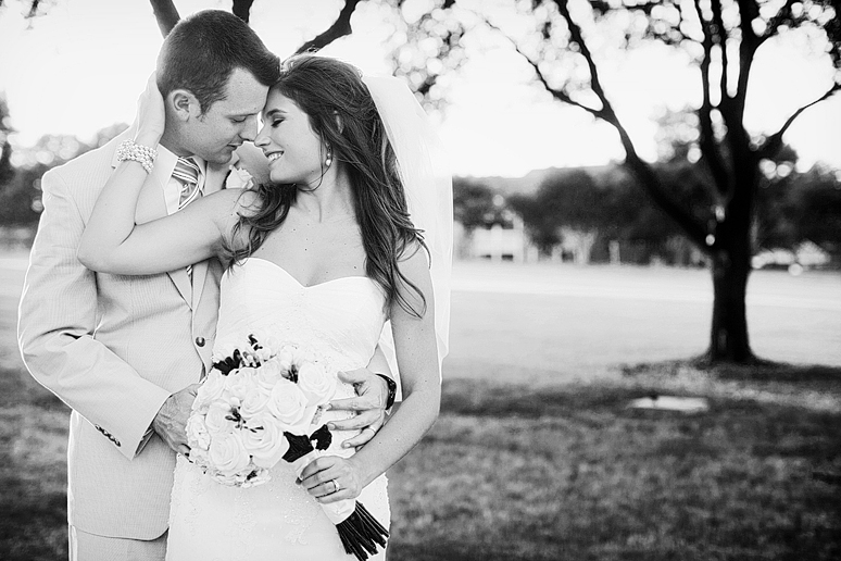 wedding photographs at the Heights Baptist Church by Dallas wedding photography Allison Davis Photography