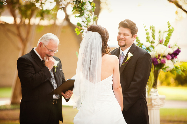 dallas wedding photographer outdoor wedding photography at a Dallas country club