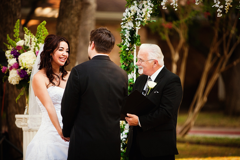 dallas wedding photographer outdoor wedding photography at a Dallas country club