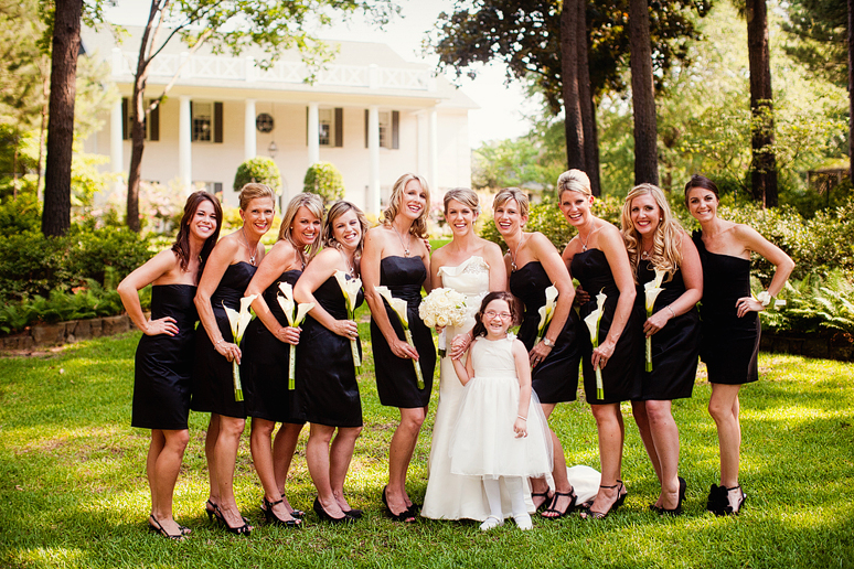 wedding day portraits of the bridesmaids by Dallas wedding photographer Allison Davis Photography