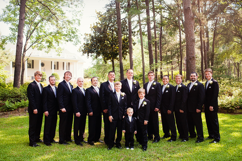 wedding day portraits of the groomsmen by Dallas wedding photographer Allison Davis Photography