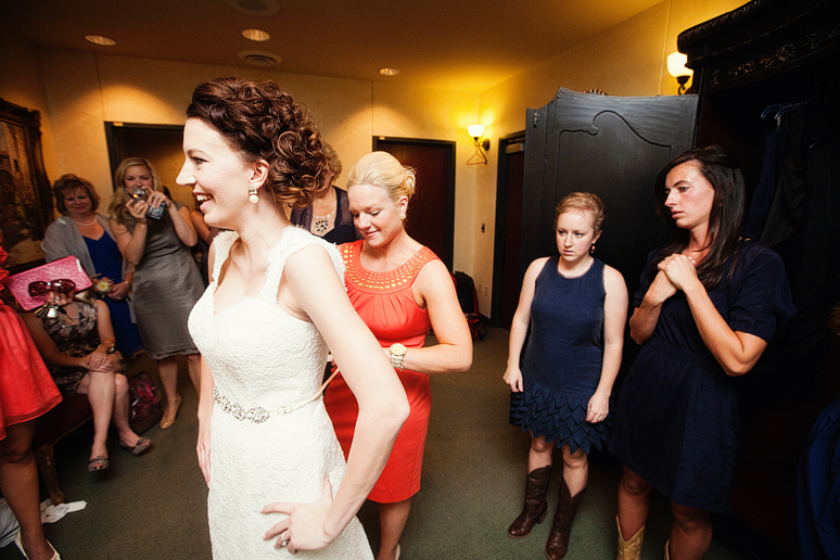 bride getting ready in the bridal suite at Prestonwood Baptist Church by Dallas wedding photographer Allison Davis Photography