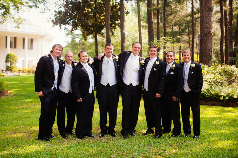 wedding day portraits of the groomsmen by Dallas wedding photographer Allison Davis Photography