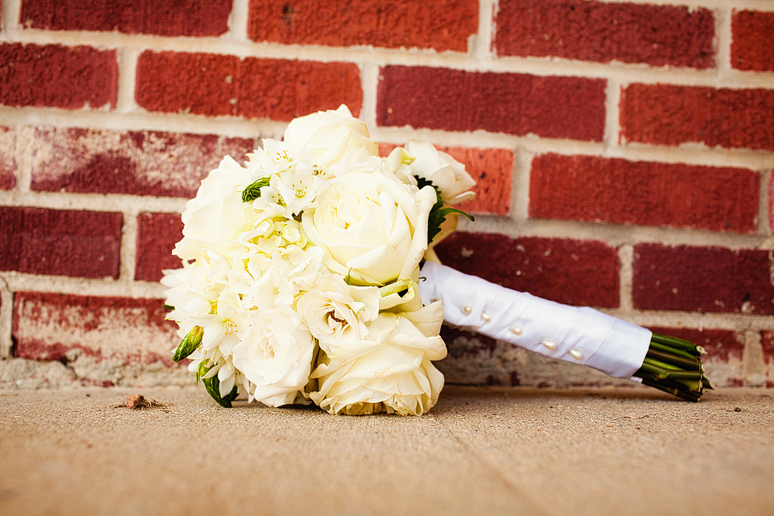 wedding detail photographs of the bouquet by Plano wedding photographer Allison Davis