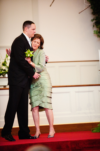 wedding ceremony at a baptist Church wedding by Dallas wedding photographer Allison Davis