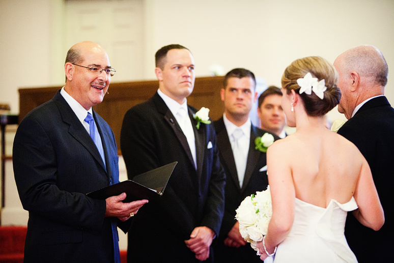 baptist Church wedding by Dallas wedding photographer Allison Davis