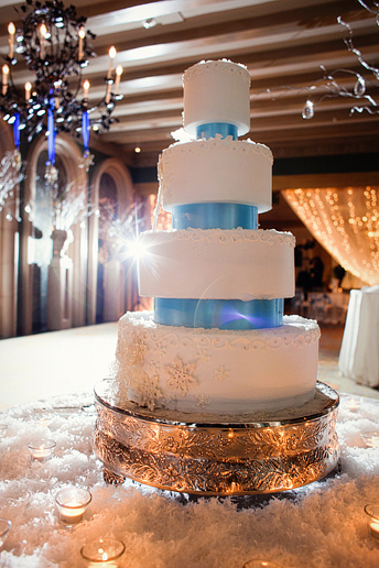 winter wedding cake with snowflakes