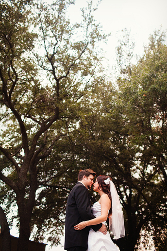 bride and groom portraits at canyon creek country club in richardson texas