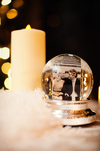 winter wedding table decor idea