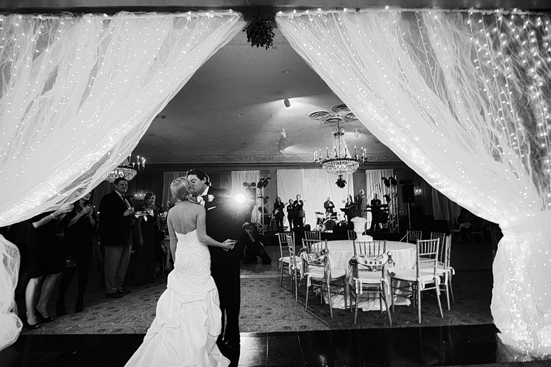 099_093_091_Holly&Kent_Wedding_byAllisonDavisPhotography_HighResolution_-340