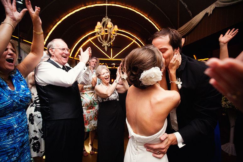 last wedding reception dance at Maple Manor Hotel by Dallas wedding photographer Allison Davis Photography