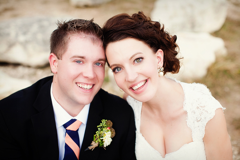 bride and groom portraits in natural light at the arbor hill nature preserve in Plano