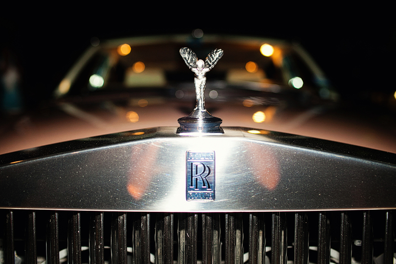 Dallas wedding car exit with a Rolls Royce