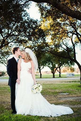 Alyssa&Tyler_Wedding_at_Hickory_street_Annex_The_Heights_Baptist_Church_AllisonDavisPhotography_041
