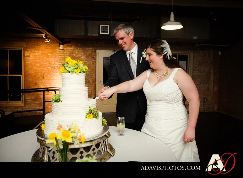 Dallas wedding reception cake cutting photographs at the Filter Building at White Rock Lake by Dallas Wedding Photographer Allison Davis Photography 