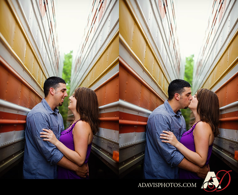 Romantic and modern country engagement portraits by Dallas wedding photographer Allison Davis Photography