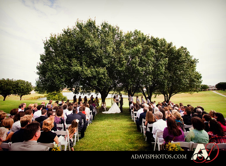 The best outdoor wedding ceremony venues in North Texas at the Stonebridge Country Club in McKinney Texas