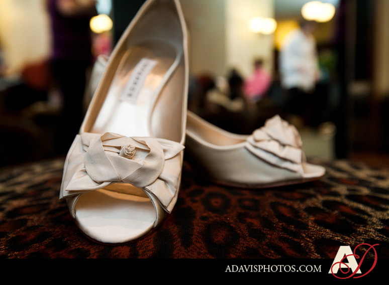 Stephanie&Luis_Wedding_Ceremony_at_Prestonwood_Baptist_Church_by_Dallas_Wedding_Photographer_Allison_Davis_Photography_004